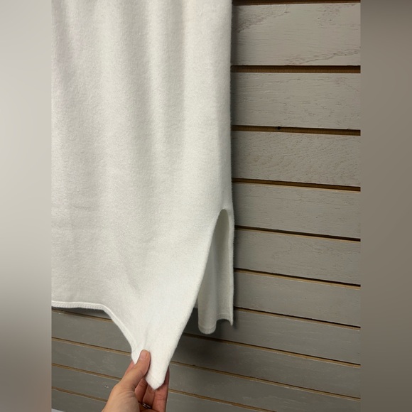 Chic White Skirt by Milio Milano - Picture 4 of 6